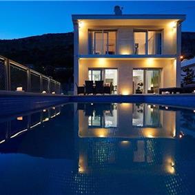 4 bedroom hilltop villa with pool near Jesenice, sleeps 8